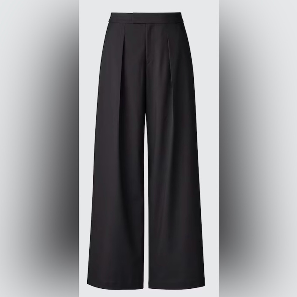 Uniqlo pleated wide leg trousers